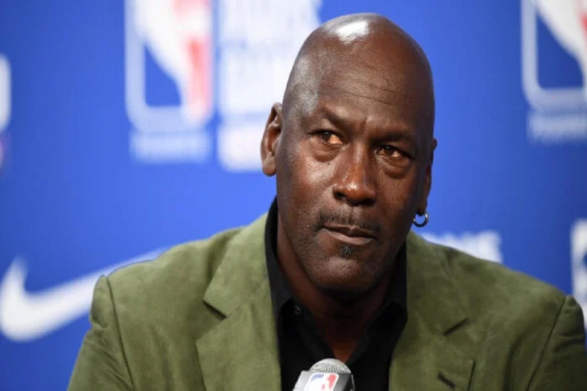 Michael Jordan Le Prix Astronomique D Une Paire De Baskets Port E Et