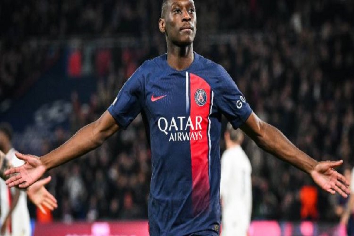 Kolo Muani en difficulté au PSG il entrevoit d embrasser cette