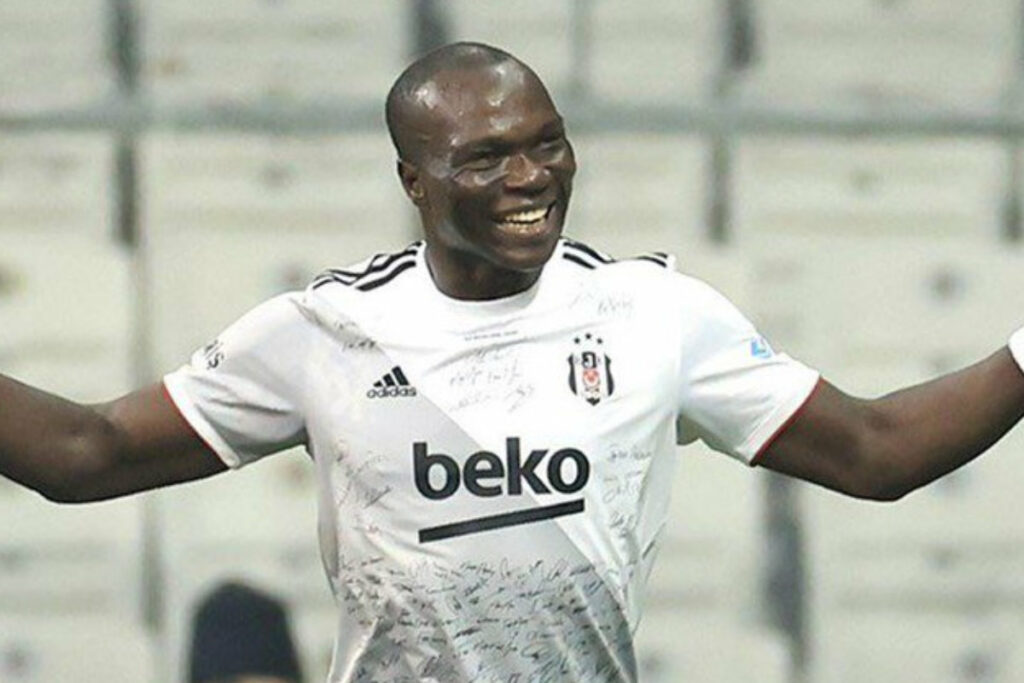 Vincent Aboubakar signe au Besiktas