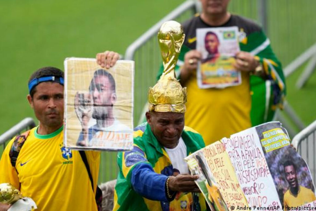 Pelé équipe du Brésil veillée