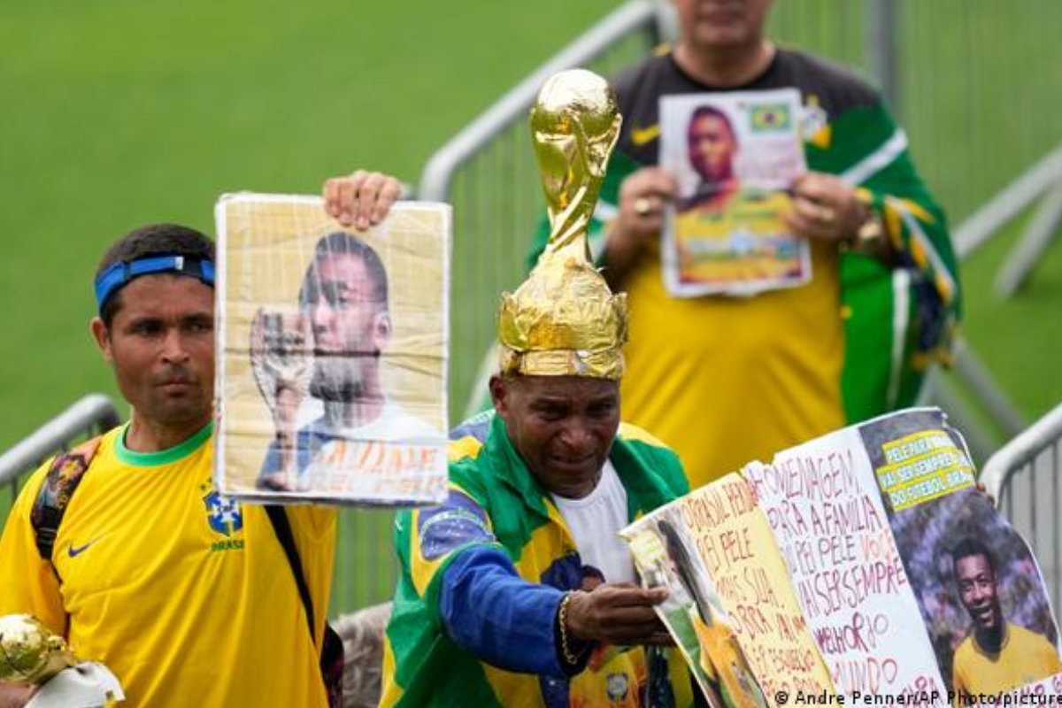 Pelé équipe du Brésil veillée
