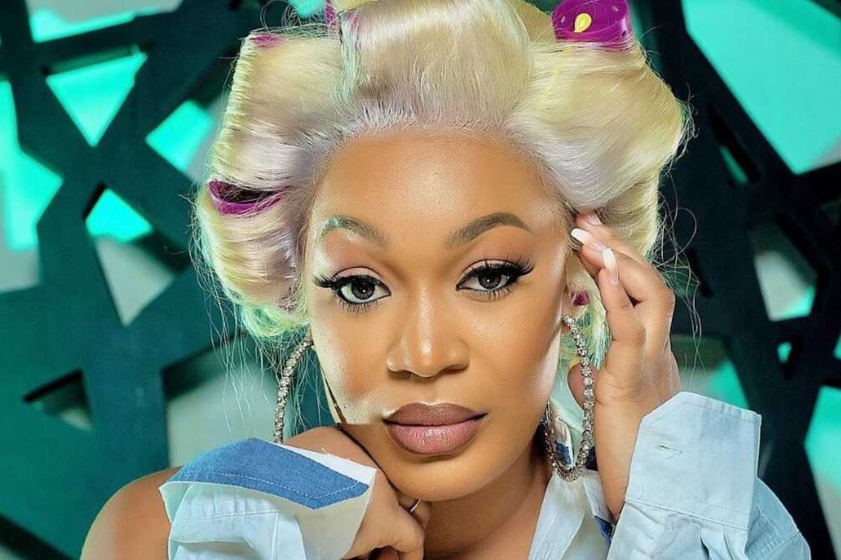 Josey Avertissement diva