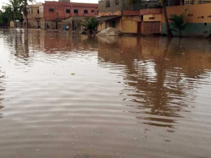 Ce pays africain décrète un état d'urgence après une explosion et des inondations