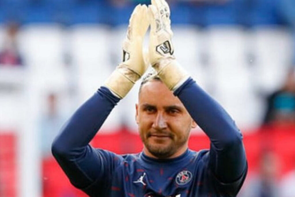 PSG Keylor Navas fait ses "adieux"