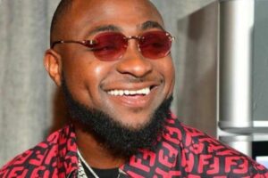 Davido nigérian conducteur tricycle 