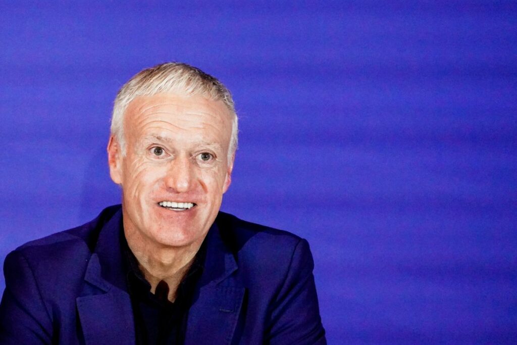 “C’est pour ça que tu n’es pas bien payé”, Deschamps humilie ce journaliste