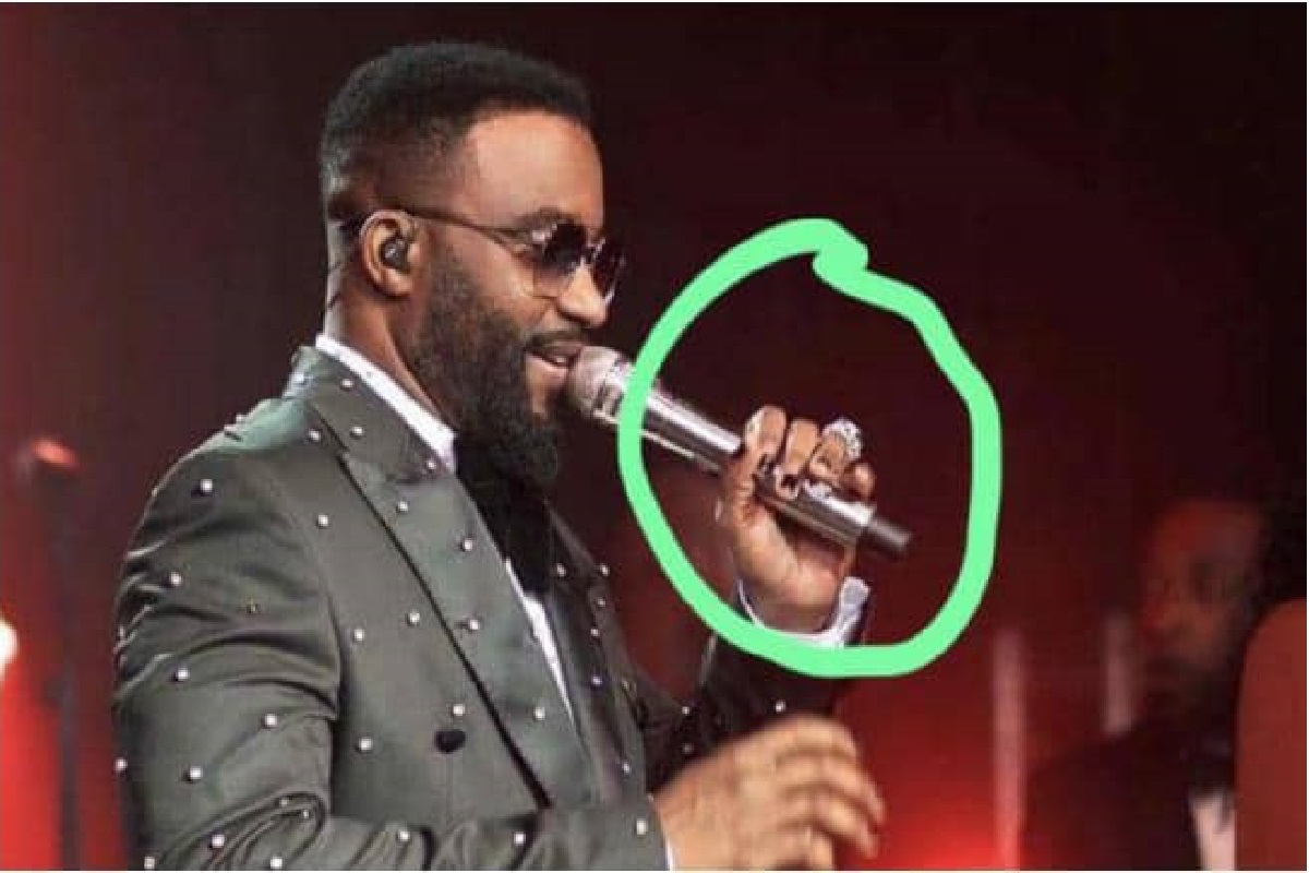 Fally Ipupa vernis à ongle