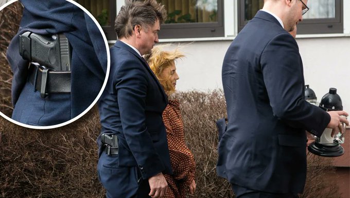 Le vent  met à nu le secret d’un ministre polonais (photo)