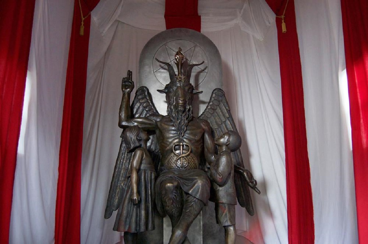Satan Église