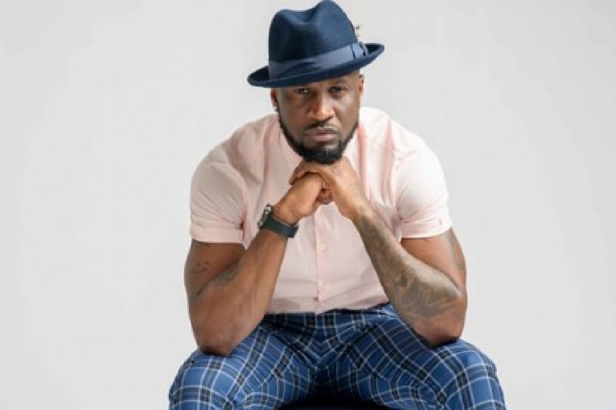 Peter P-Square argent