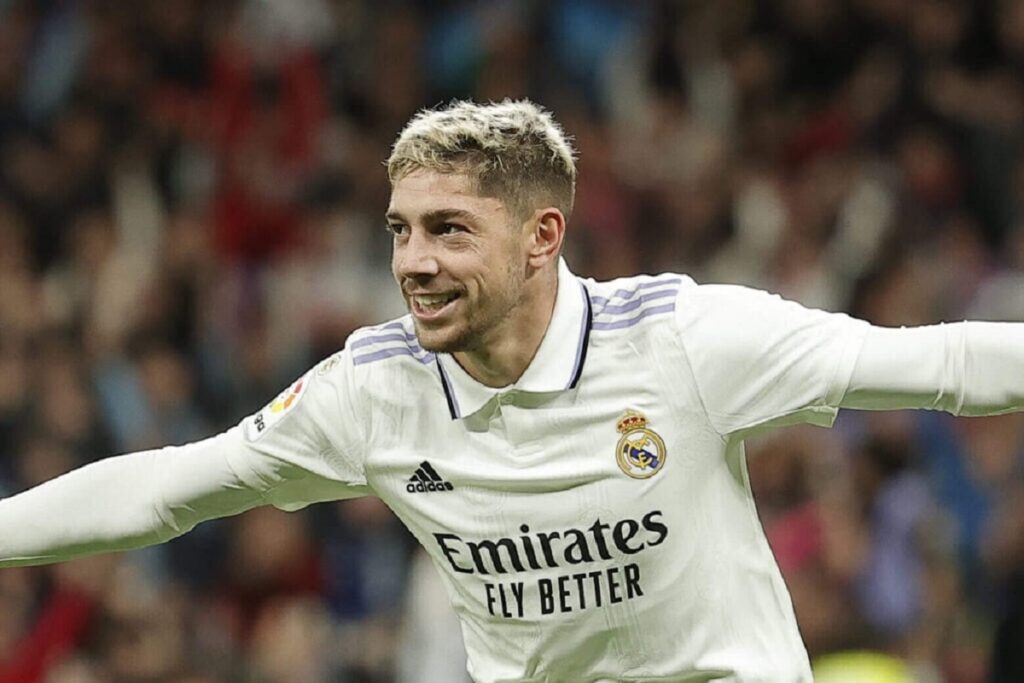 Real Madrid Fede Valverde Frappe Un Joueur De Villarreal Après Le