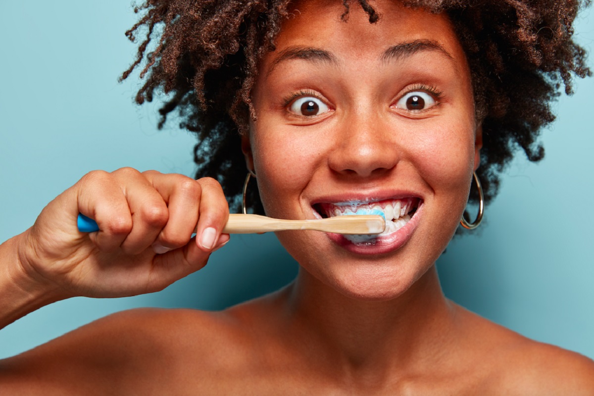 Voici La Meilleure Façon De Se Brosser Les Dents Pour éviter Les Odeur 