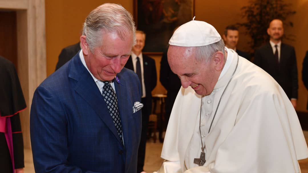 Charles III cadeau Pape