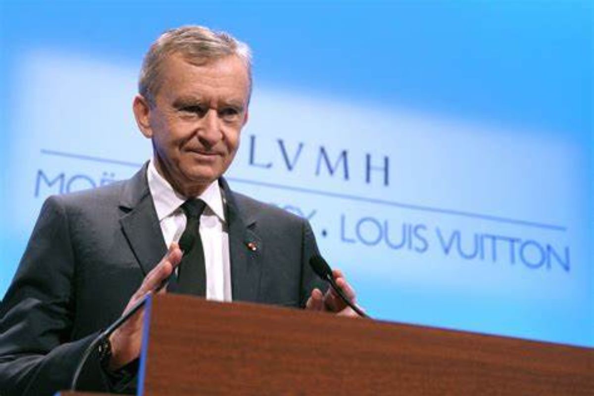 Bernard Arnault : le milliardaire français rachète...