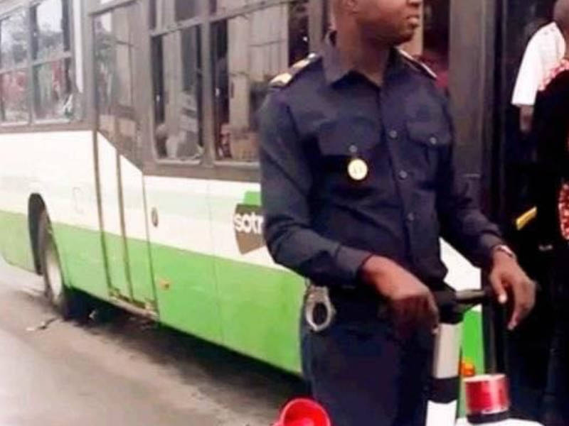 Côte d'Ivoire police sans casque