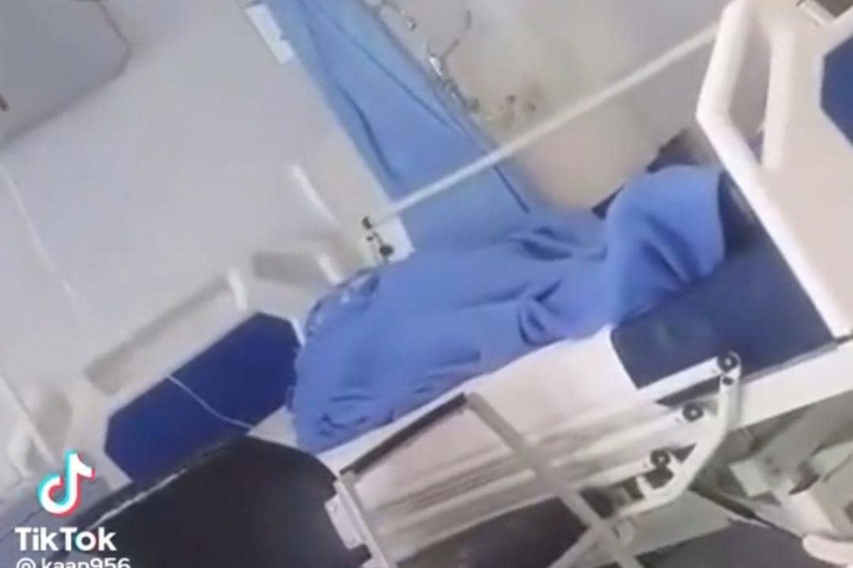 patient mastµrber lit hôpital