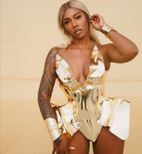 Tiwa Savage : La star nigériane dans une robe qui laisse transparaitre tout son  corps (photo)