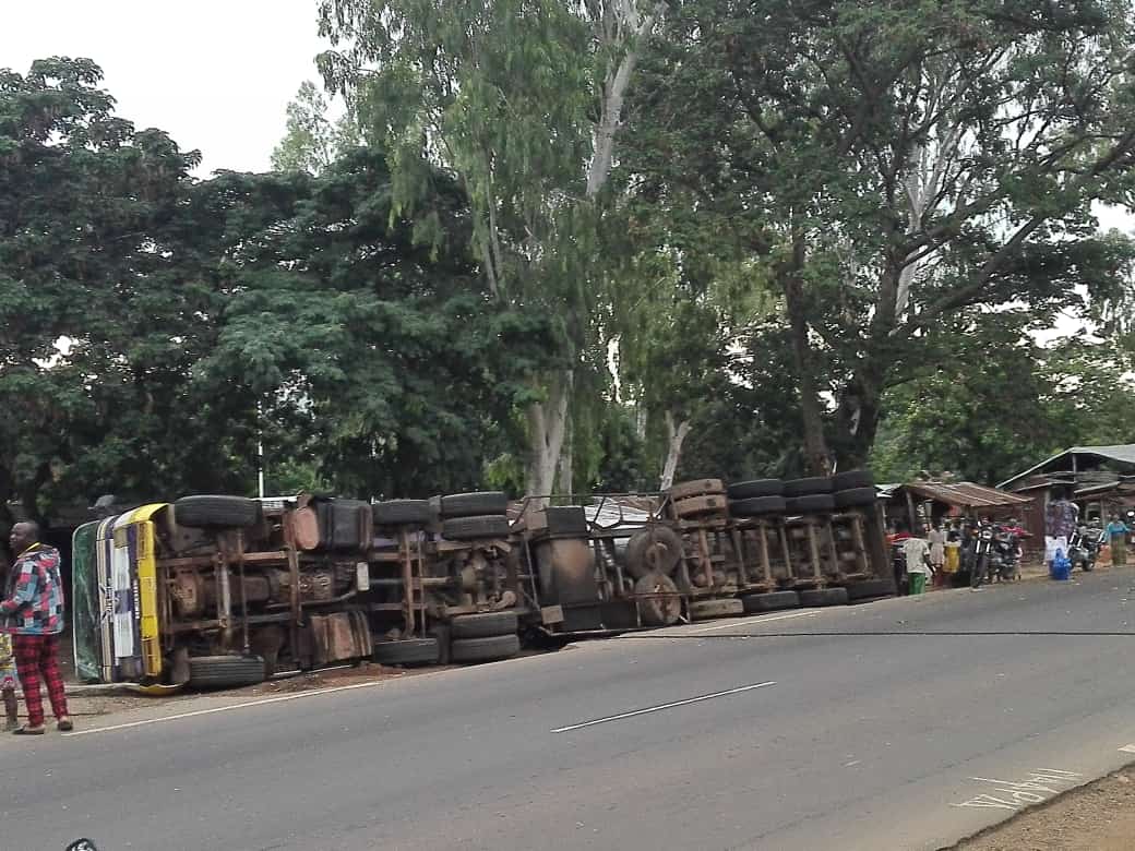 Togo Camion-citerne renversé