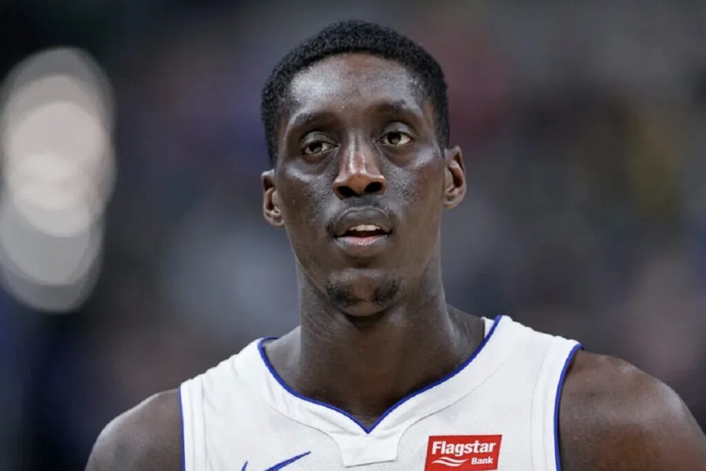 Tony Snell