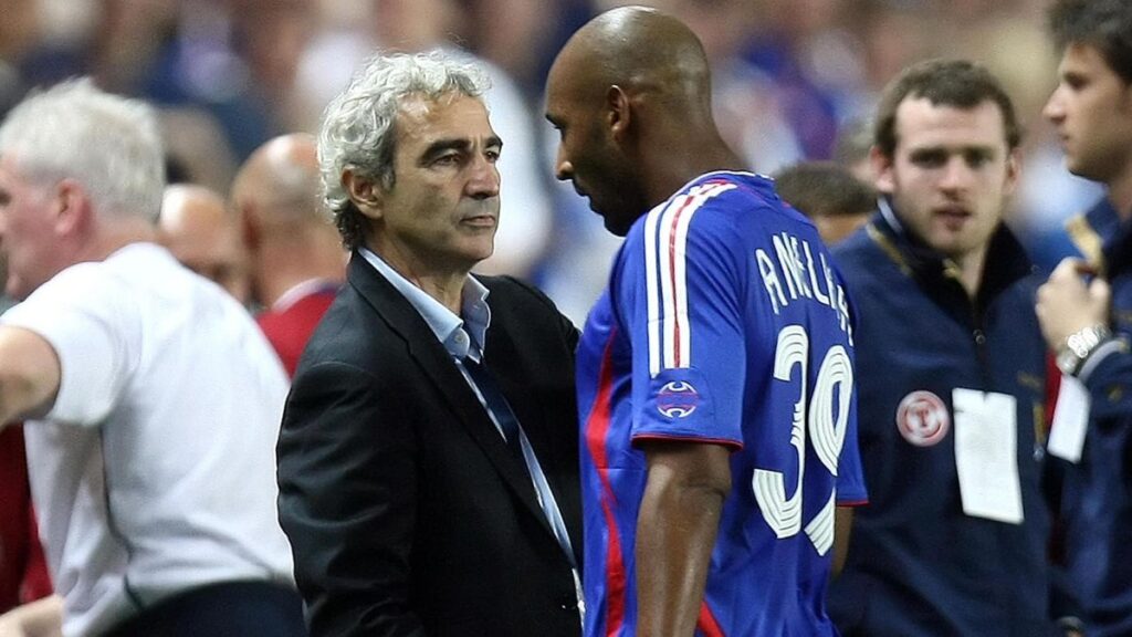 Équipe de France : 13 ans après,  Raymond Domenech déballe tout sur son altercation avec Nicolas Anelka