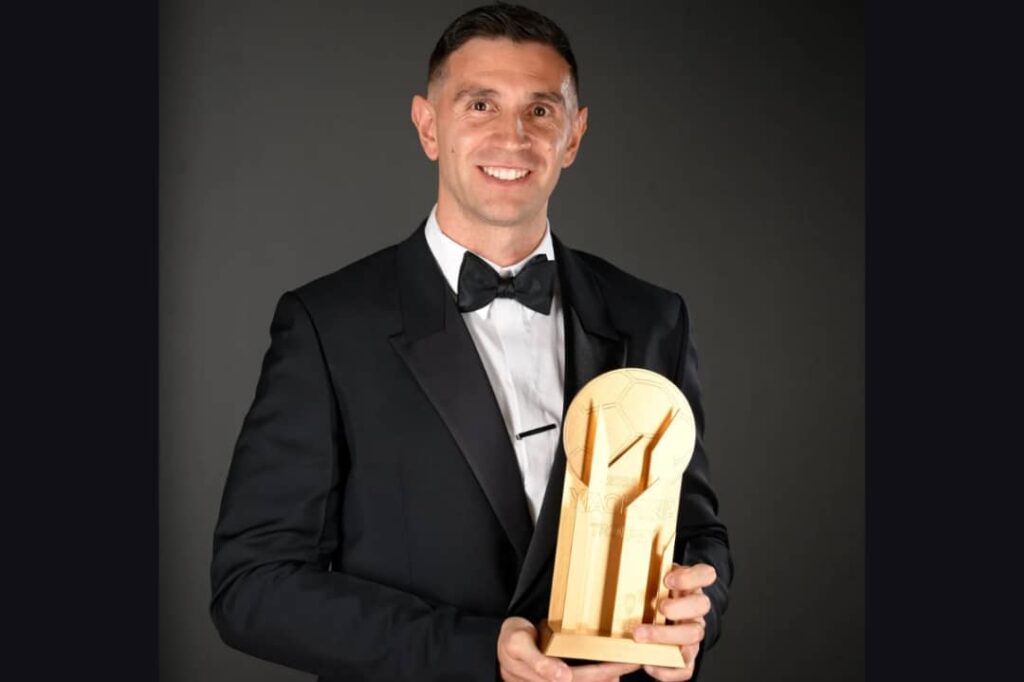 Emiliano Martínez Trophée Yachine