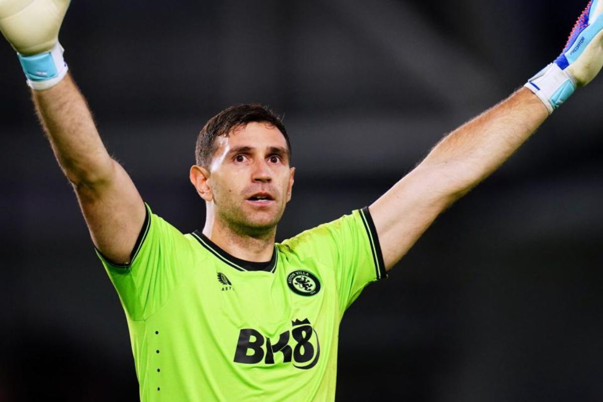 Emiliano Martinez PSG