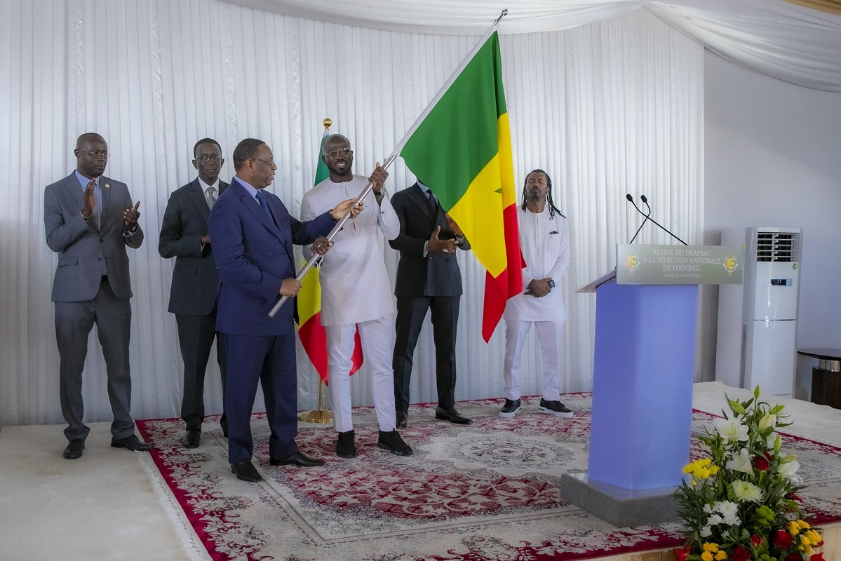 CAN 2023: Remise du drapeau national aux Lions de la Téranga - aDakar.com  Photos