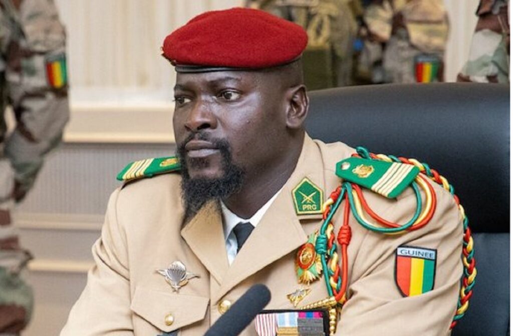 Guinée : Mamady Doumbouya licencie plusieurs officiers des Forces armées (liste)