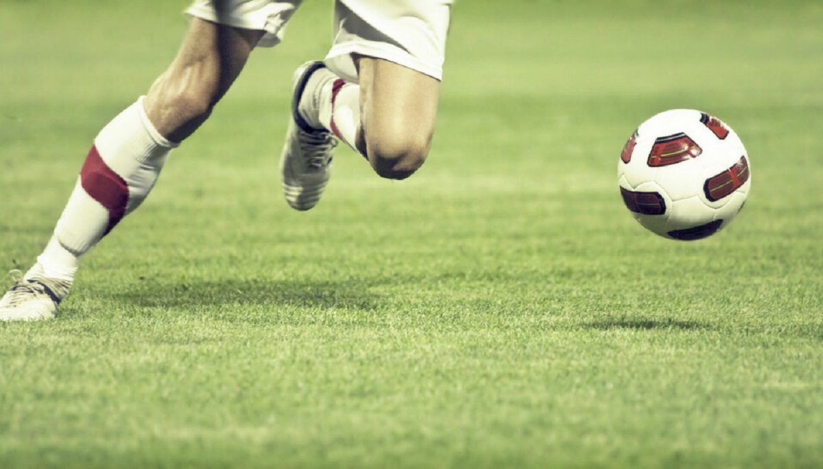 Football : "C’est juste que tout le système est bâti pour que le joueur ne pense pas et ne voit pas qu’il se fait avoir"