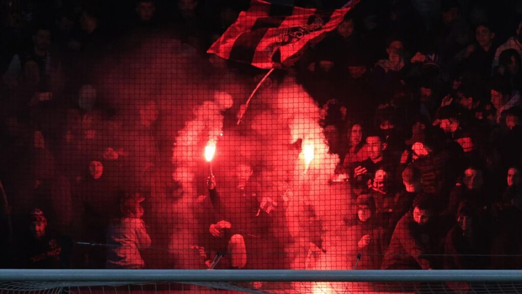 Nice : le bus des supporters saccagés, un blessé enregistré