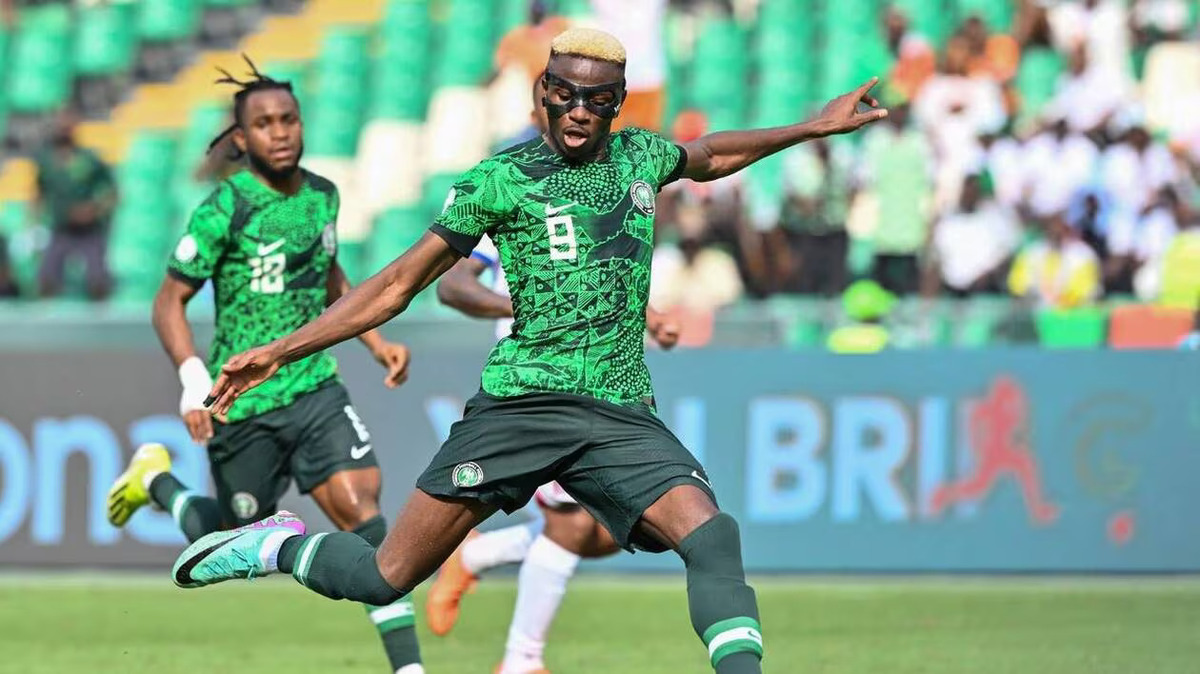 Victor Osimhen Didier Drogba