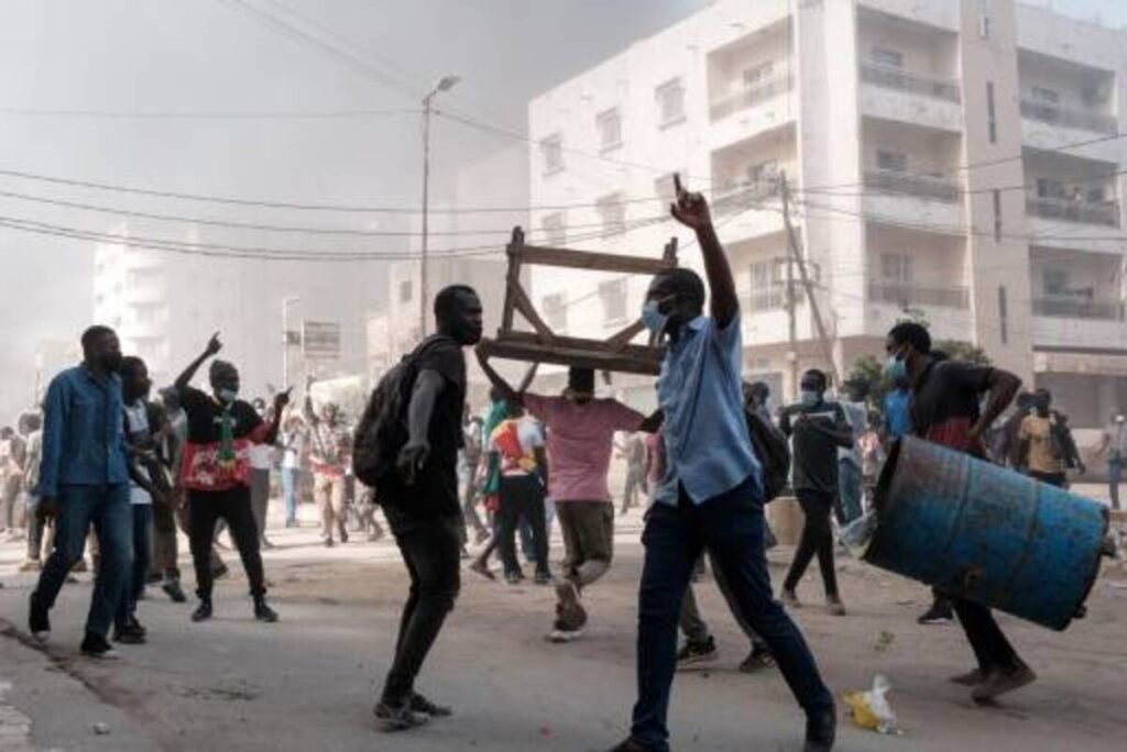Tunisie familles Côte d'Ivoire / Affrontement violent dans cette commune : voici la raison (vidéo) d'opposants détenus
