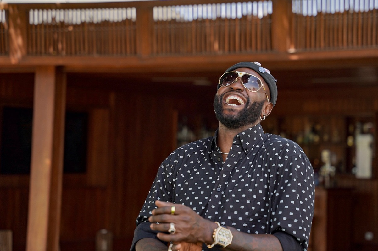 Emmanuel Adebayor : l'incroyable célébration de son 40e anniversaire (vidéo)