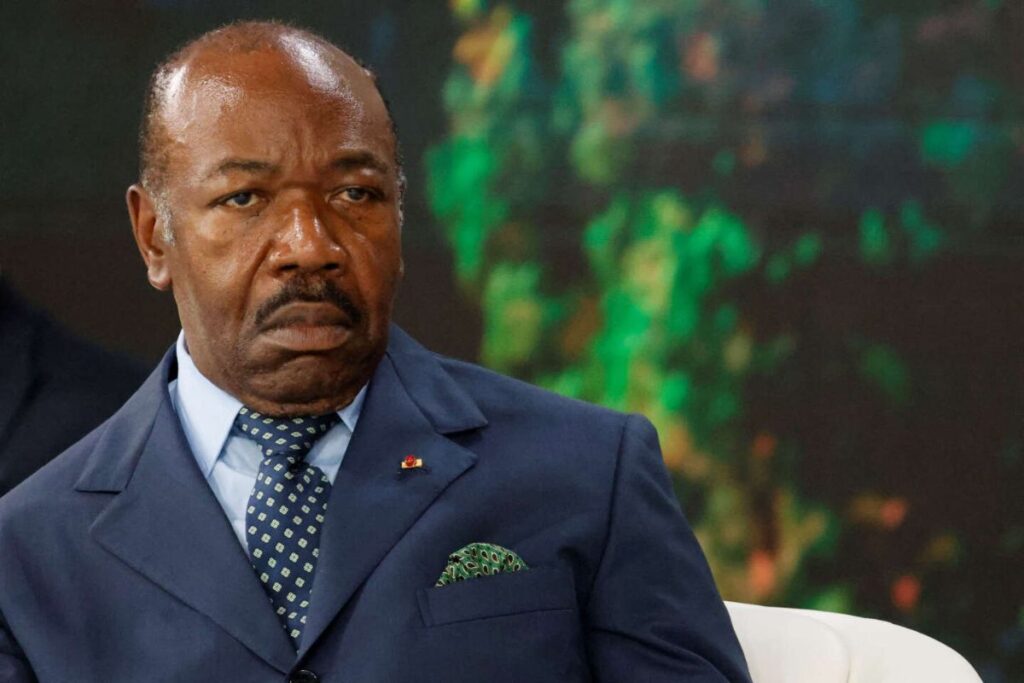 "Son entourage l’a supplié d’arrêter" : Ali Bongo prend une décision lourde de sens après avoir trouvé un accord avec...