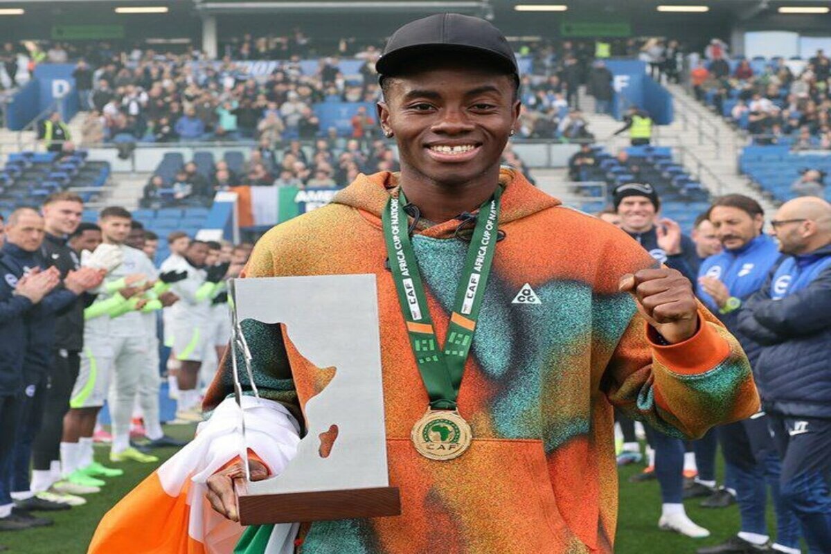 Simon Adingra son club anglais Brighton & Hove Albion, l’offre un accueil chaleureux (vidéo)