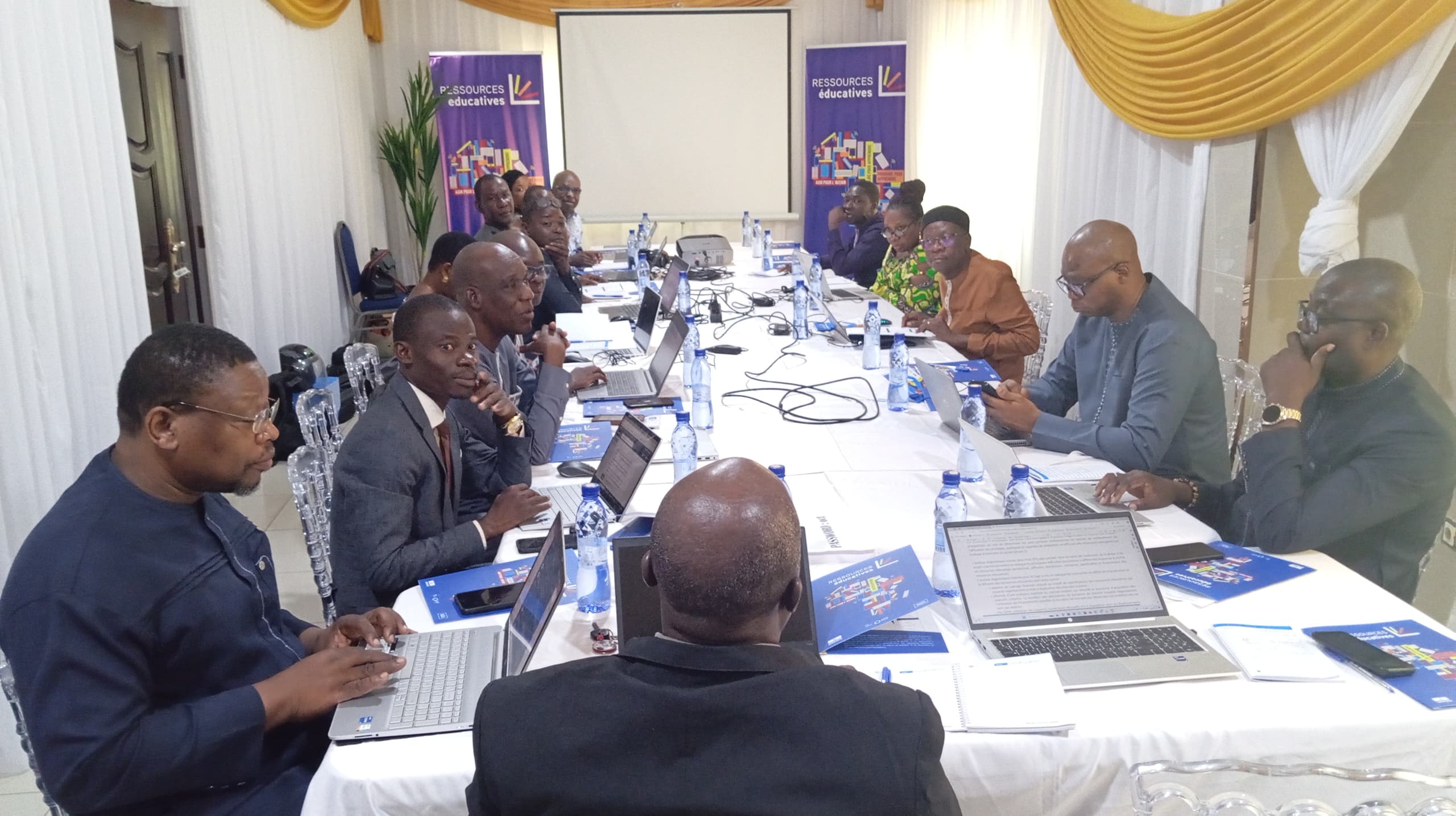 Éducation togolaise L'UNESCO et le gouvernement en action pour des ressources éducatives de qualité