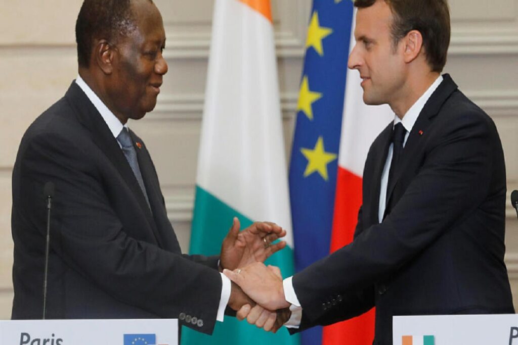 La « grosse gifle » d'Emmanuel Macron à Alassane Ouattara