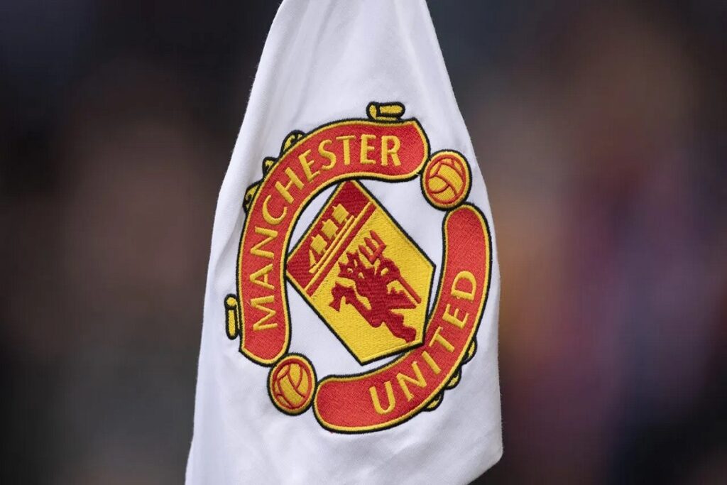 Manchester United : le club anglais annonce d'un nouveau stade futuriste de plus de...