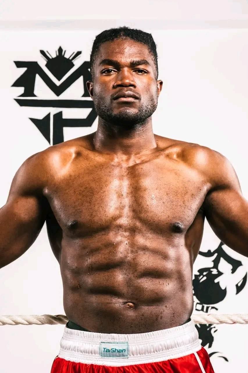 Grand Boxeur Africain