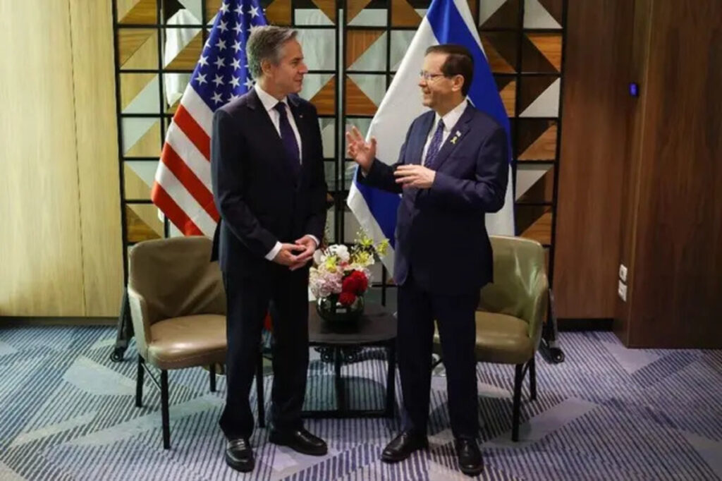 Blinken : les Etats-Unis déterminés à obtenir un accord Israël-Hamas