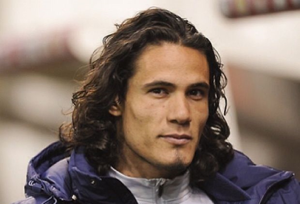 Cavani célèbre argent