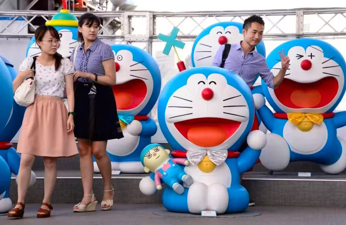 Insolite : ils défilent avec un chat de dessin animé pour faire venir la pluie