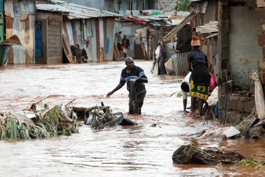 inondations massives Le bilan des inondations qui frappent le Kenya depuis mars dernier a atteint 289 morts, a indiqué le 14 mai 2024, le gouvernement kényan.