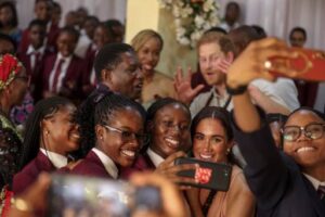 Le prince Harry et sa femme Meghan en visite dans ce pays ouest africain