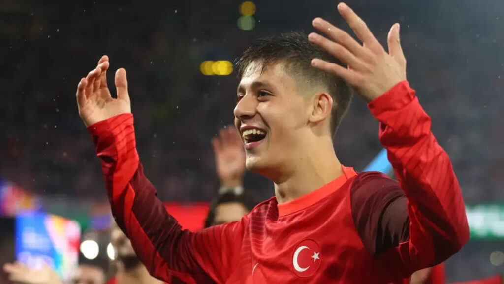 Arda Güler : le beau geste des joueurs madrilènes envers leur coéquipier Turc