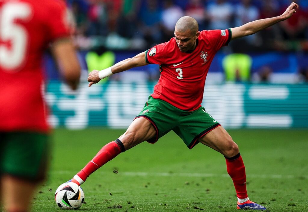 Pepe Je prendrai ma retraite avec l'équipe du Portugal quand Ronaldo...