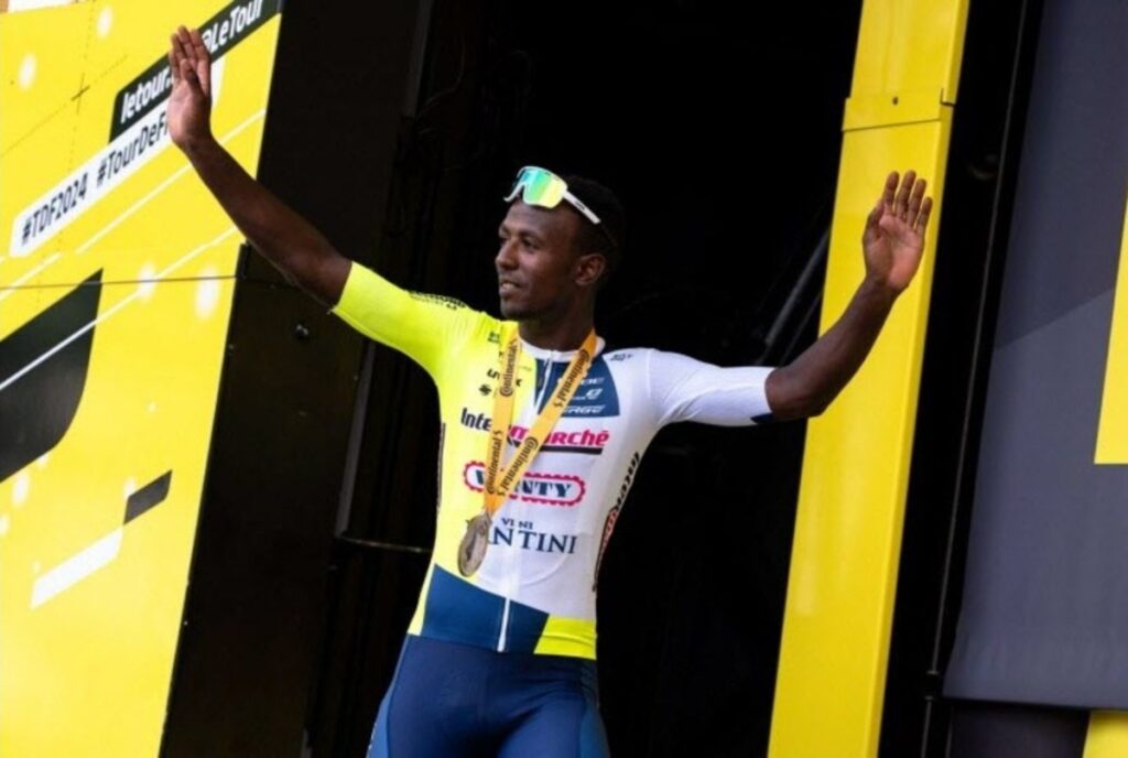 Tour de France 2024 : un coureur africain réalise une performance exceptionnelle