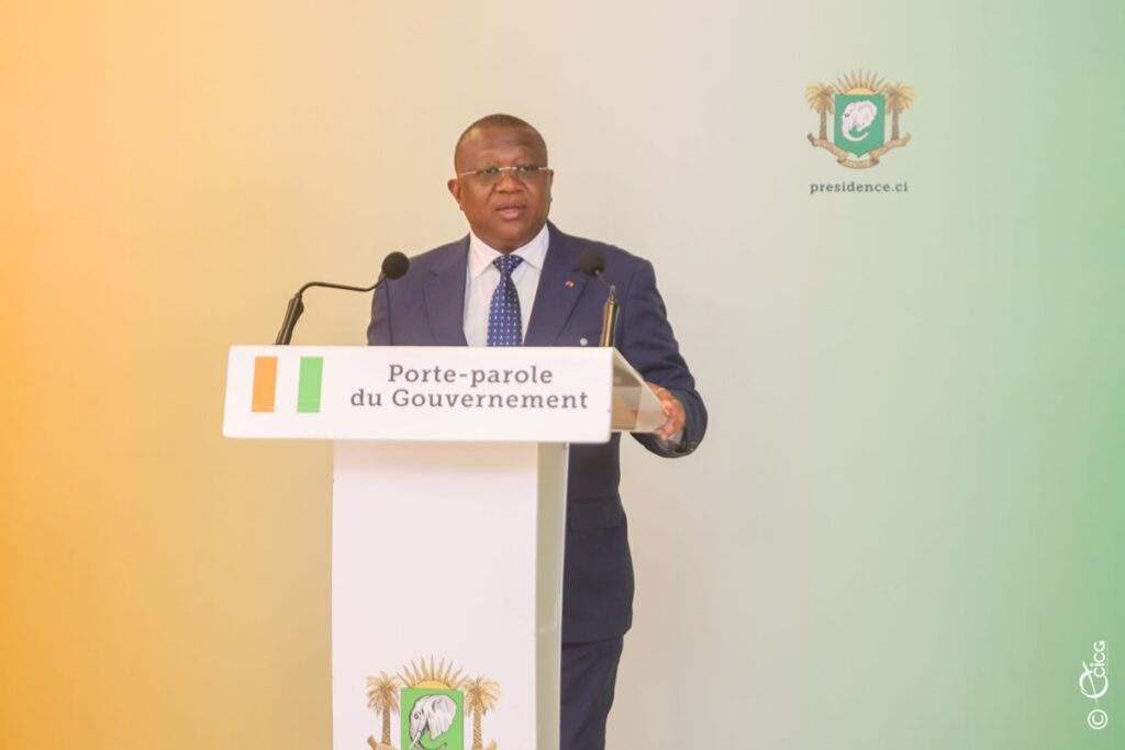 Déguerpissement d'Adjamé Village : le porte-parole du gouvernement jette de l'huile sur le feu Bonne nouvelle pour la population la Côte d'Ivoire reçoit 150 milliards pour...