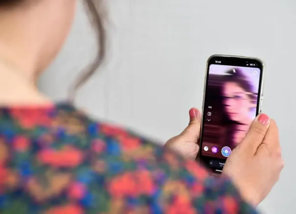 Espagne : cinq jeunes mis en cause pour des photos dénudées de jeunes filles générées par IA