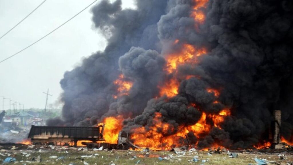 Nigeria : l'explosion d'un bateau fait des dizaines de morts
